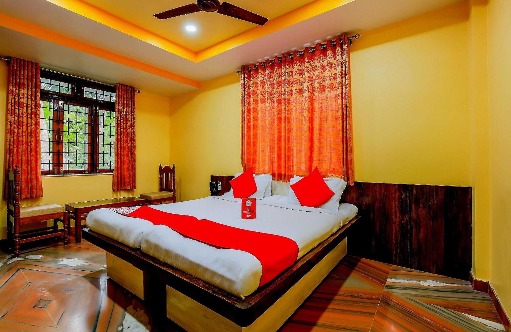 Collection O 14779 Meera & Residency Hotel 3*
