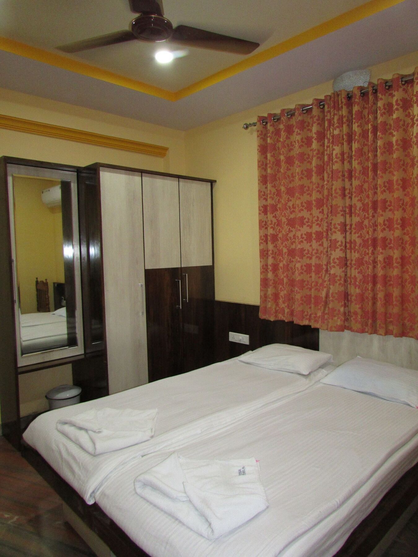 Collection O 14779 Meera & Residency Colva
